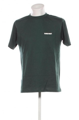 Herren T-Shirt Family First Milano, Größe L, Farbe Grün, Preis 42,99 €
