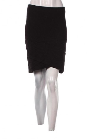Φούστα Gina Tricot, Μέγεθος XL, Χρώμα Μαύρο, Τιμή 12,99 €
