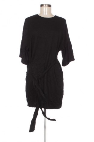 Ruha Bershka, Méret M, Szín Fekete, Ár 7 879 Ft