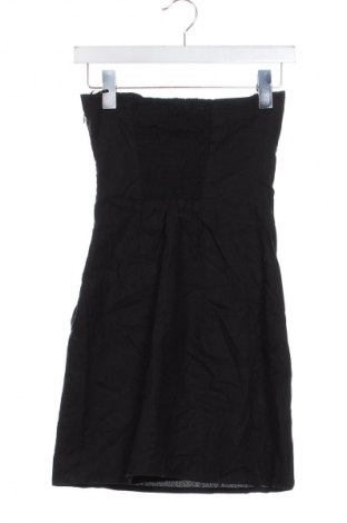 Šaty  Bershka, Velikost XS, Barva Černá, Cena  339,00 Kč