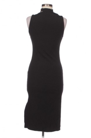 Φόρεμα Bershka, Μέγεθος L, Χρώμα Μαύρο, Τιμή 18,99 €