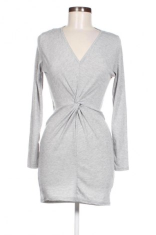 Kleid Boohoo, Größe M, Farbe Grau, Preis 14,99 €