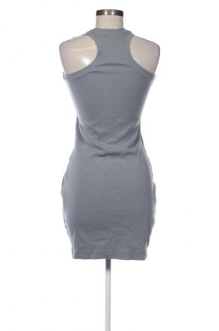 Рокля Calvin Klein Jeans, Размер S, Цвят Сив, Цена 68,00 лв.