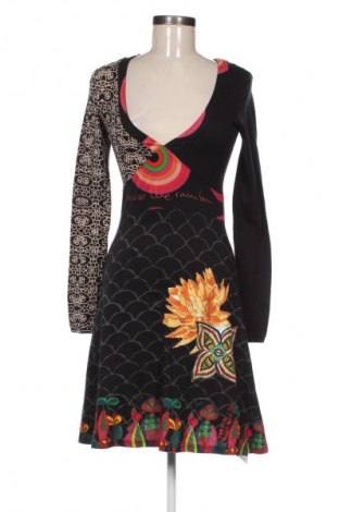 Рокля Desigual, Размер M, Цвят Многоцветен, Цена 82,01 лв.