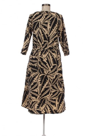Kleid Essentials, Größe S, Farbe Mehrfarbig, Preis 20,99 €