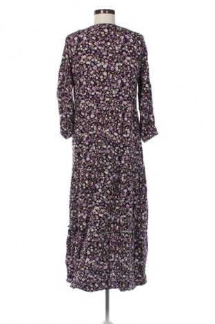 Sukienka Ever.me by Takko Fashion, Rozmiar M, Kolor Kolorowy, Cena 95,99 zł
