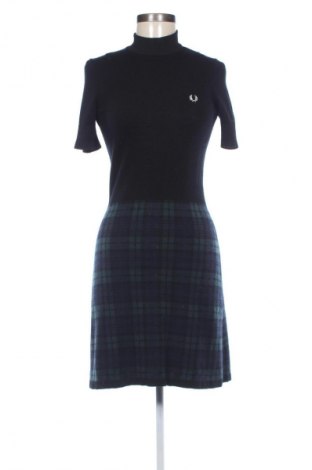 Kleid Fred Perry, Größe M, Farbe Mehrfarbig, Preis 41,59 €