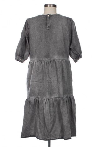 Rochie Gestuz, Mărime M, Culoare Gri, Preț 328,87 Lei
