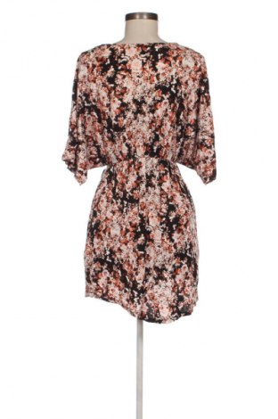 Φόρεμα Gina Tricot, Μέγεθος M, Χρώμα Πολύχρωμο, Τιμή 17,99 €
