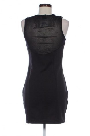 Φόρεμα Gina Tricot, Μέγεθος M, Χρώμα Μαύρο, Τιμή 17,99 €