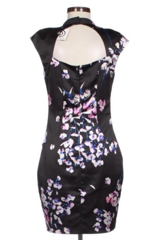 Рокля Guess By Marciano, Размер M, Цвят Многоцветен, Цена 190,04 лв.