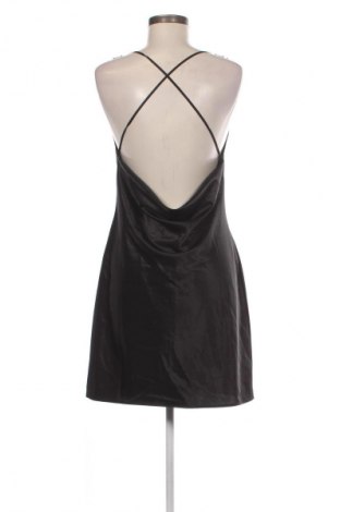 Рокля H&M Divided, Размер M, Цвят Черен, Цена 58,99 лв.
