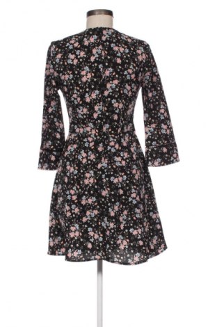 Рокля H&M Divided, Размер S, Цвят Многоцветен, Цена 29,57 лв.