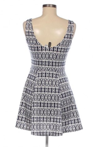 Рокля H&M Divided, Размер M, Цвят Многоцветен, Цена 29,57 лв.