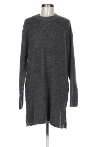 Рокля H&M Divided, Размер S, Цвят Сив, Цена 29,57 лв.