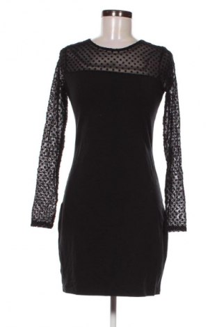 Sukienka Lola & Liza, Rozmiar M, Kolor Czarny, Cena 157,99 zł