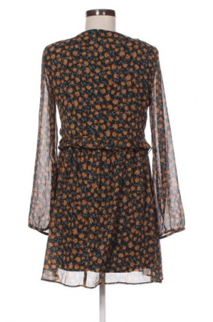 Kleid Pull&Bear, Größe M, Farbe Mehrfarbig, Preis 9,99 €