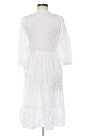 Rochie Reserved, Mărime M, Culoare Alb, Preț 110,40 Lei