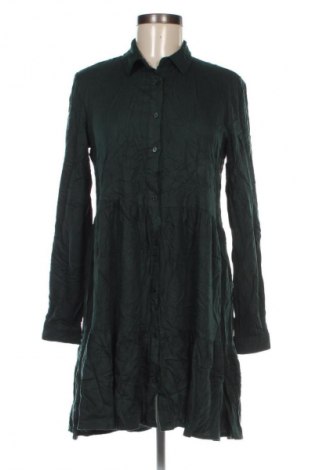 Kleid Stradivarius, Größe M, Farbe Grün, Preis € 33,99