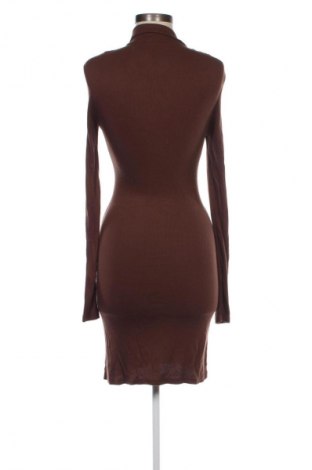 Φόρεμα Stradivarius, Μέγεθος M, Χρώμα Καφέ, Τιμή 40,70 €