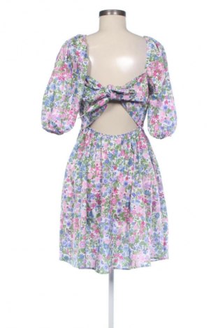 Kleid Trendyol, Größe M, Farbe Mehrfarbig, Preis € 24,39
