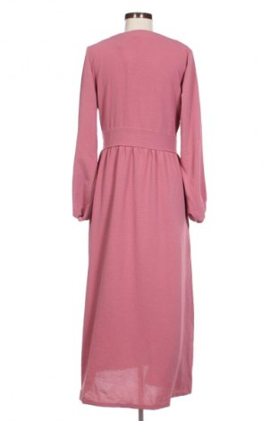 Kleid Trendyol, Größe M, Farbe Aschrosa, Preis 30,99 €