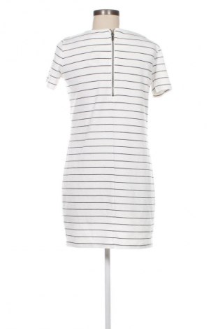 Kleid VILA, Größe M, Farbe Mehrfarbig, Preis € 18,99