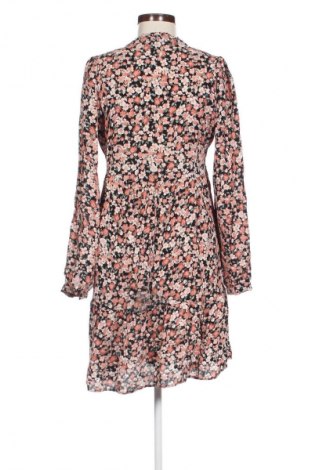 Рокля Vero Moda, Размер M, Цвят Многоцветен, Цена 34,00 лв.