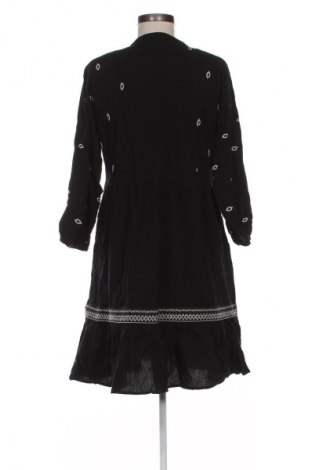 Рокля Vero Moda, Размер S, Цвят Черен, Цена 27,99 лв.