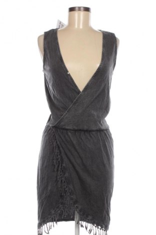 Kleid Yfl Reserved, Größe S, Farbe Grau, Preis € 14,76
