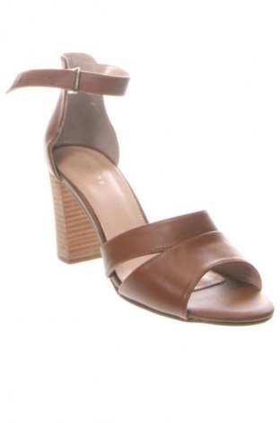 Sandale Pier One, Mărime 39, Culoare Maro, Preț 168,23 Lei