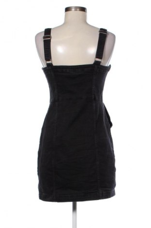 Dámské šaty s tráky H&M Divided, Velikost M, Barva Černá, Cena  259,00 Kč