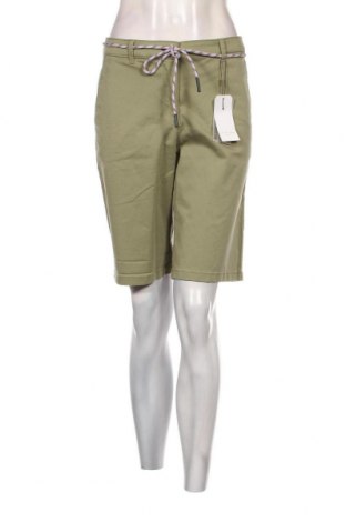 Дамски къс панталон Christian Berg, Размер S, Цвят Зелен, Цена 52,20 лв.