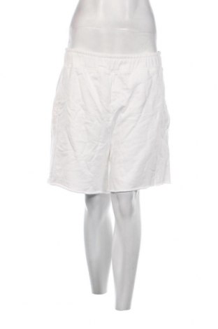Γυναικείο κοντό παντελόνι RAERE by Lorena Rae, Μέγεθος XL, Χρώμα Λευκό, Τιμή 25,49 €