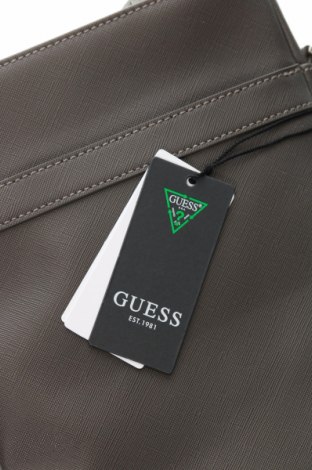 Tasche Guess, Farbe Grau, Preis 93,09 €