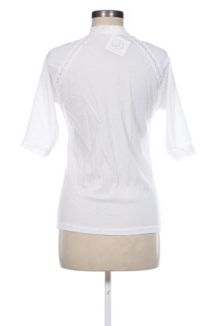 Дамска блуза, Размер M, Цвят Бял, Цена 15,00 лв.