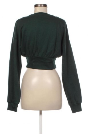 Дамска блуза Bershka, Размер M, Цвят Зелен, Цена 5,32 лв.
