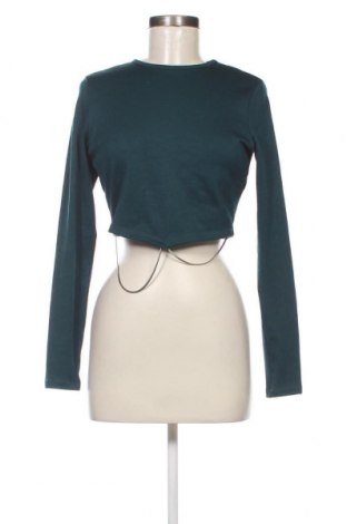 Дамска блуза Bershka, Размер L, Цвят Зелен, Цена 8,80 лв.