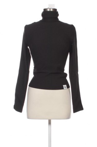 Дамска блуза Calvin Klein Jeans, Размер XS, Цвят Черен, Цена 84,00 лв.