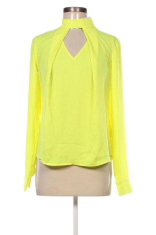 Дамска блуза Guess, Размер S, Цвят Жълт, Цена 25,92 лв.