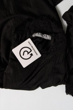 Дамска блуза Pieces, Размер S, Цвят Черен, Цена 20,00 лв.
