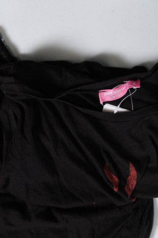 Γυναικεία μπλούζα Pink Woman, Μέγεθος S, Χρώμα Μαύρο, Τιμή 4,70 €