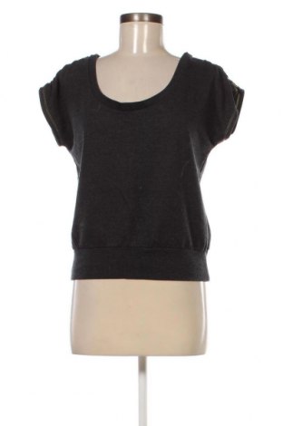 Γυναικεία μπλούζα Poof Excellence, Μέγεθος L, Χρώμα Γκρί, Τιμή 4,08 €