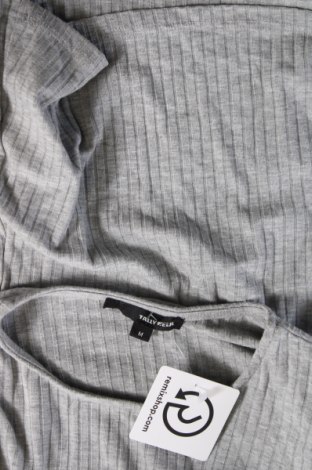 Γυναικεία μπλούζα Tally Weijl, Μέγεθος M, Χρώμα Γκρί, Τιμή 4,70 €