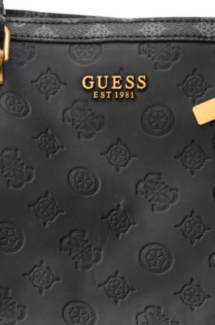 Дамска чанта Guess, Цвят Черен, Цена 230,55 лв.