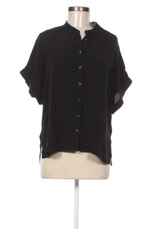 Дамска риза Soaked In Luxury, Размер S, Цвят Черен, Цена 54,00 лв.