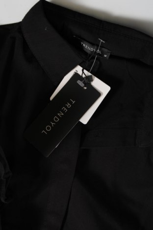 Дамска риза Trendyol, Размер M, Цвят Черен, Цена 15,40 лв.