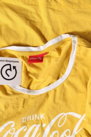 Дамска тениска Coca Cola, Размер M, Цвят Жълт, Цена 16,00 лв.