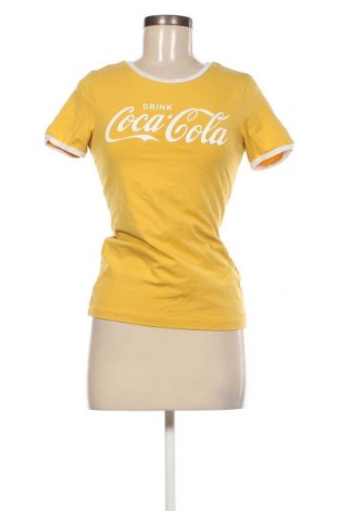 Дамска тениска Coca Cola, Размер M, Цвят Жълт, Цена 16,00 лв.