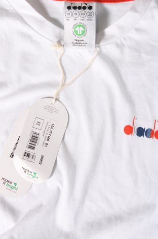 Γυναικείο t-shirt Diadora, Μέγεθος XS, Χρώμα Λευκό, Τιμή 31,96 €